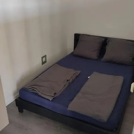 2-zimmer In Innenstadtlage Lägenhet Neumünster